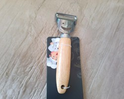 قشارة بطاطا ستانليس وجه ضاحك يد خشب عريض